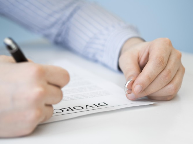 Can You Write Your Own Prenup and Have it Notarized?